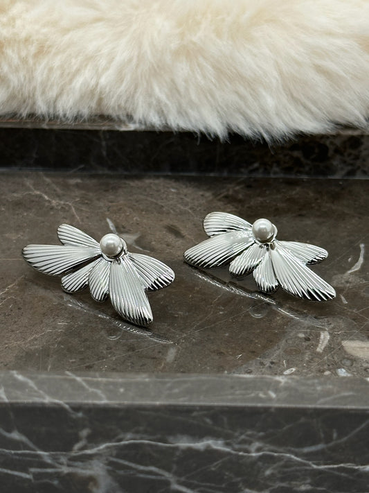 Pearl Crest Studs
